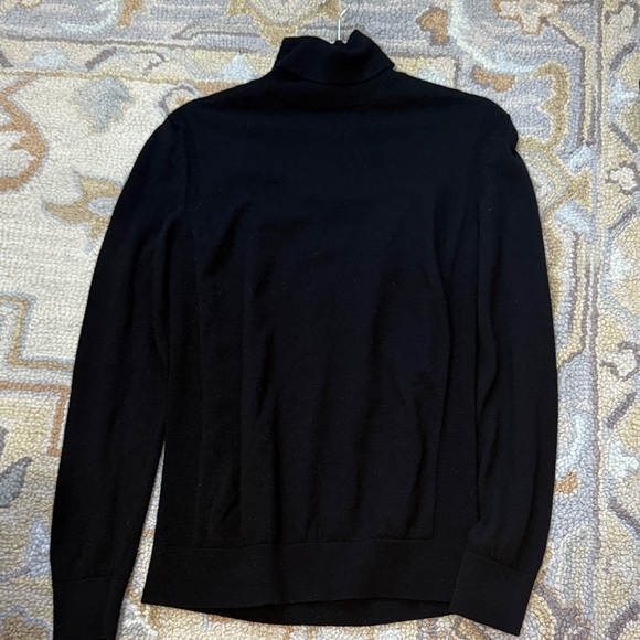 Express merino wool Women's Black Turtleneck Sweater - Picture 4 of 4